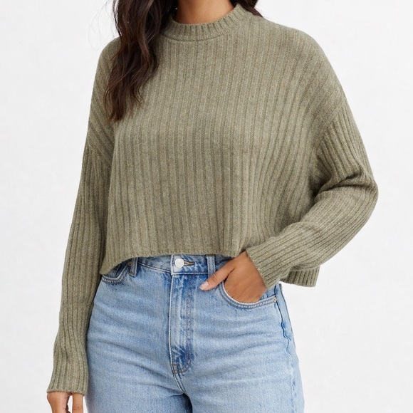 American Eagle Outfitters Sweaters - American Eagle Outfitters Ribbed Crew Neck Sweater - Olive